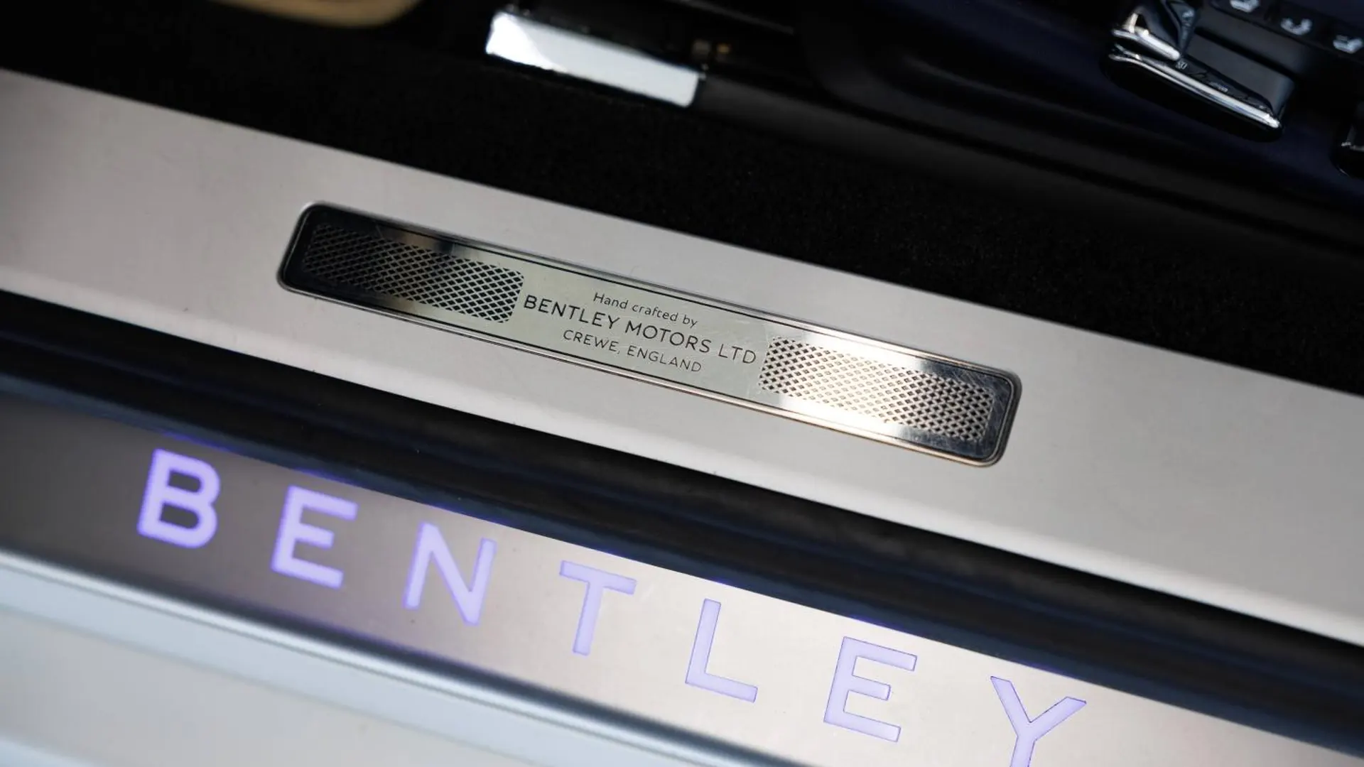 Bentley Continental — photo 29
