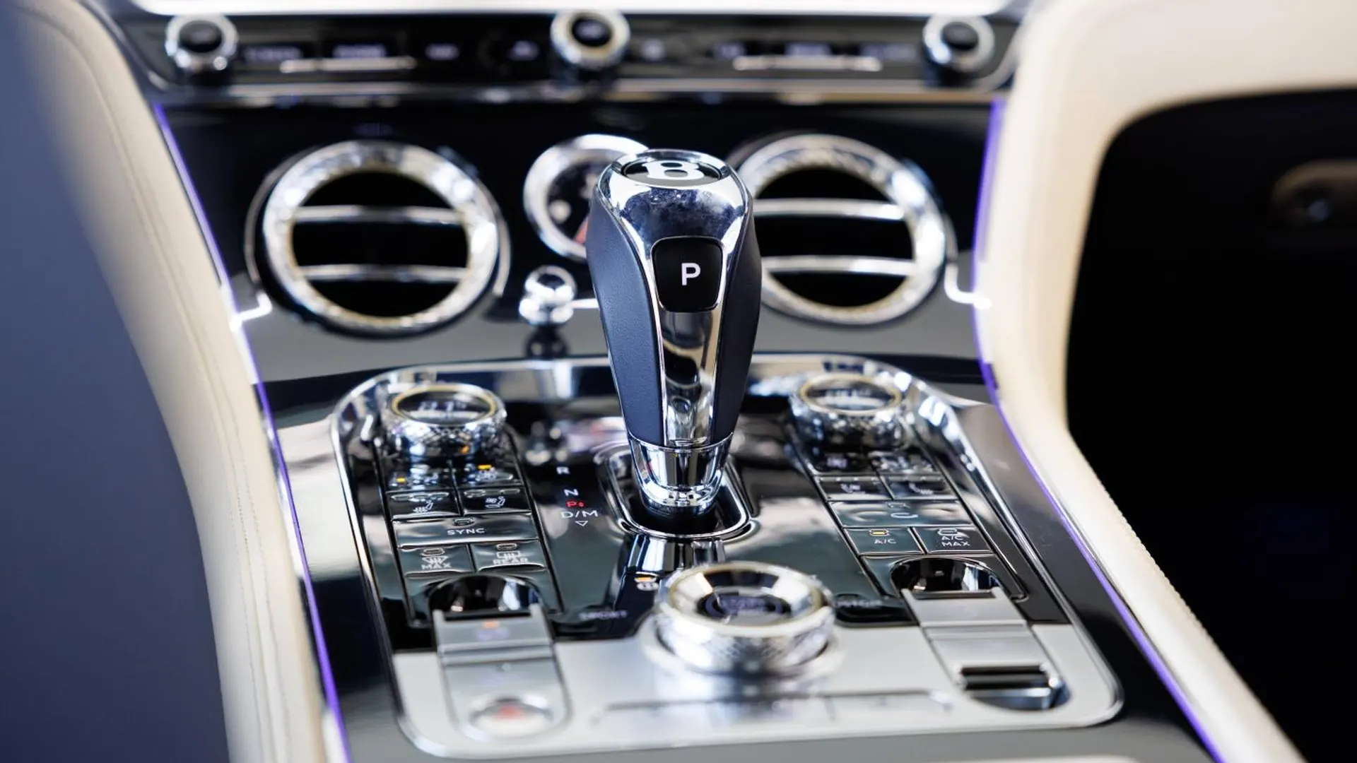 Bentley Continental — photo 26