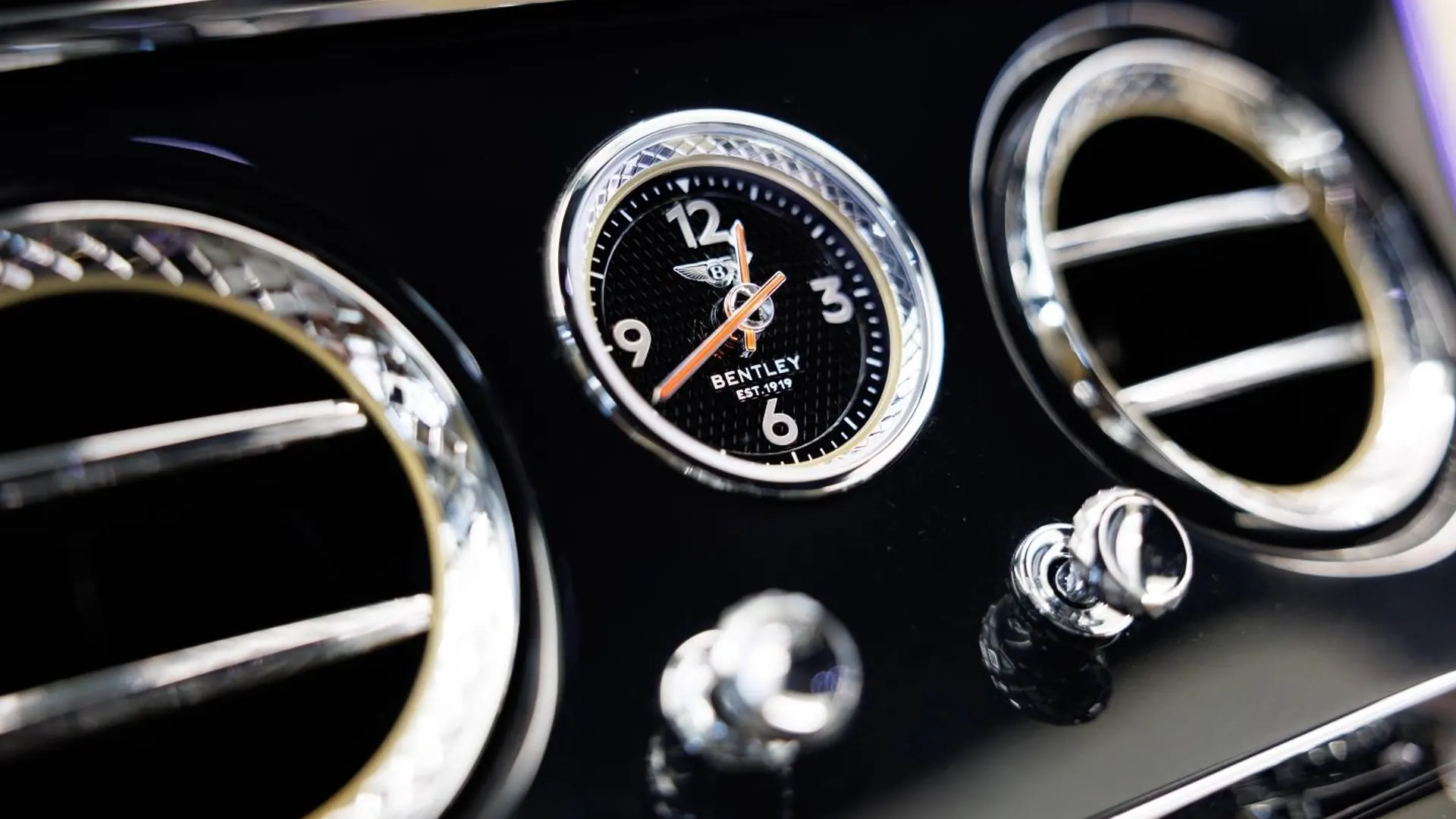 Bentley Continental — photo 39