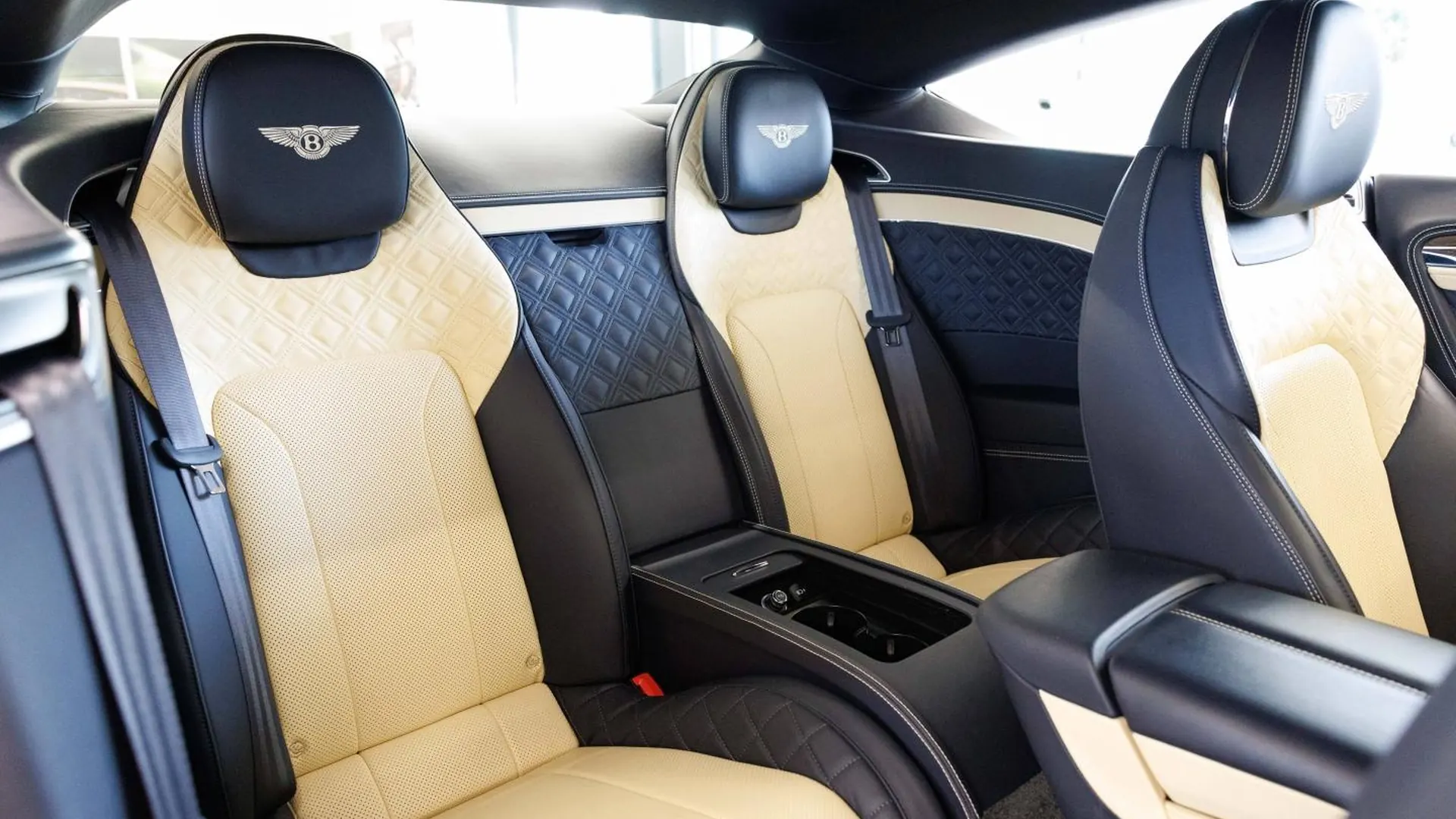 Bentley Continental — photo 10