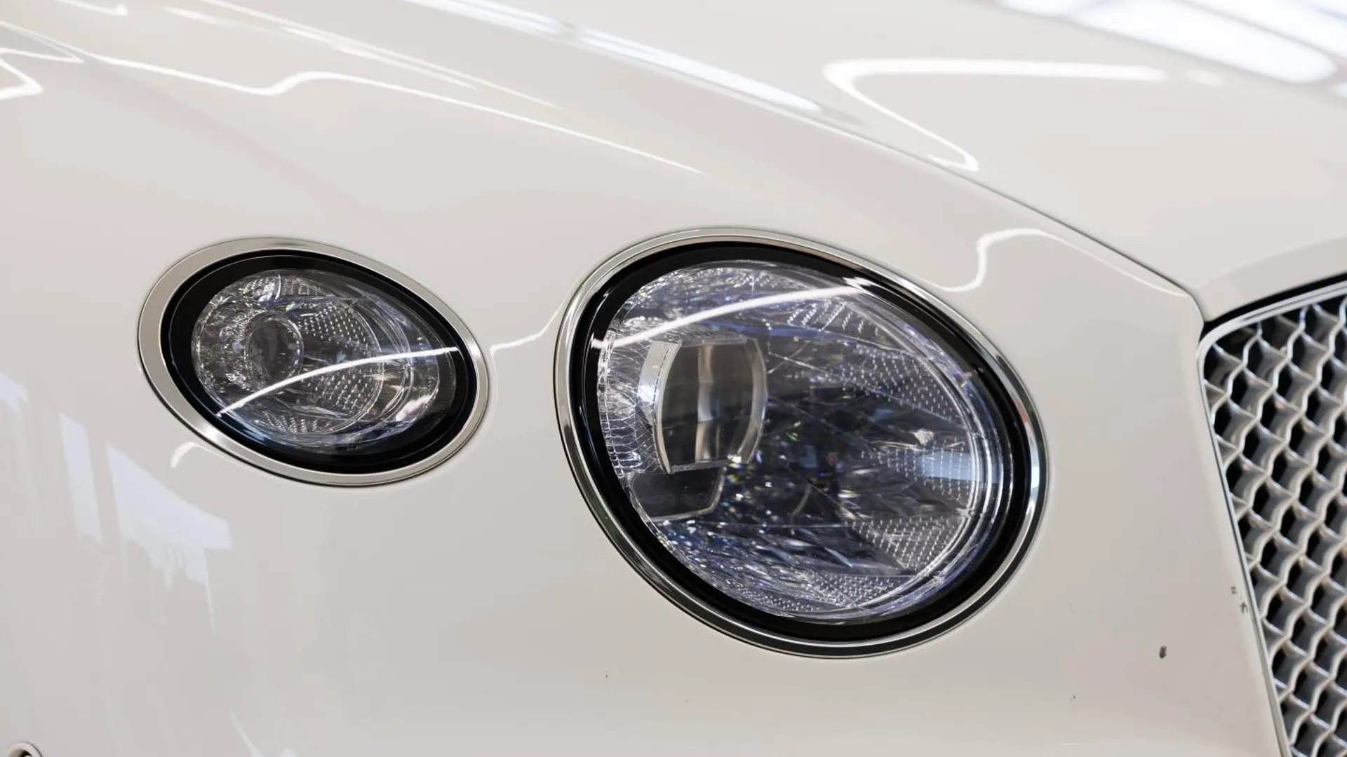 Bentley Continental — photo 19