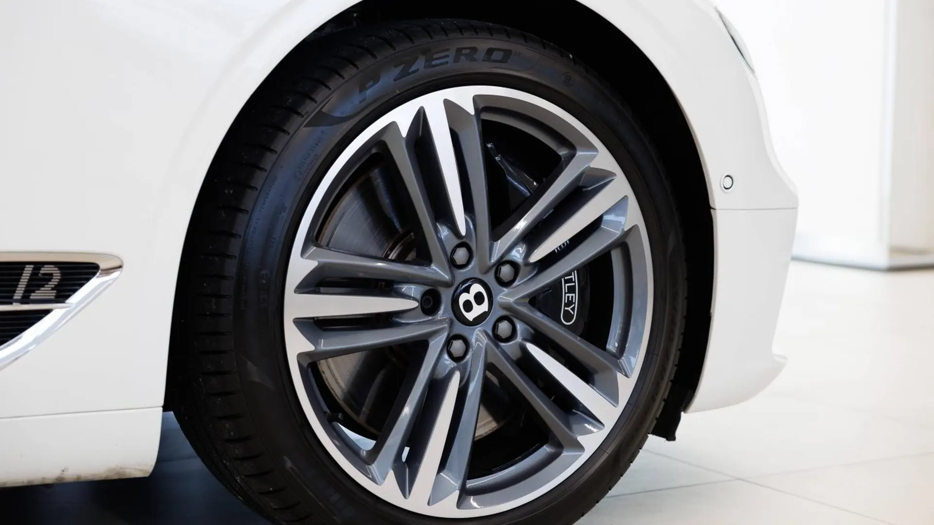 Bentley Continental — photo 15