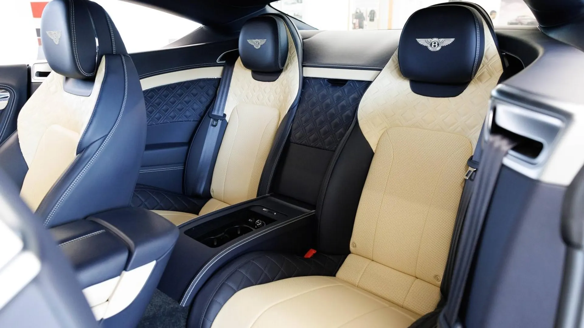 Bentley Continental — photo 25