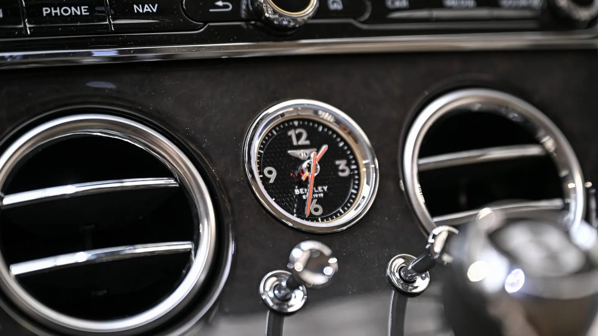 Bentley Continental — photo 27