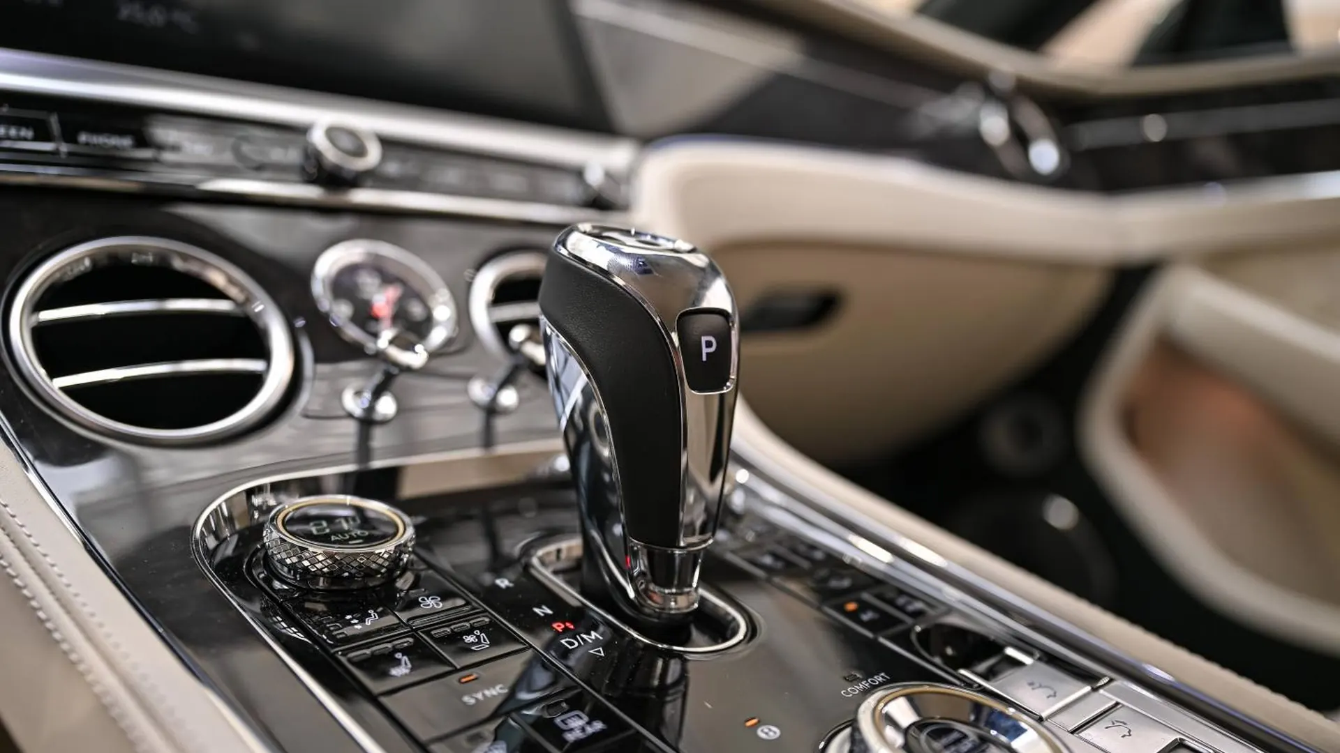 Bentley Continental — photo 30
