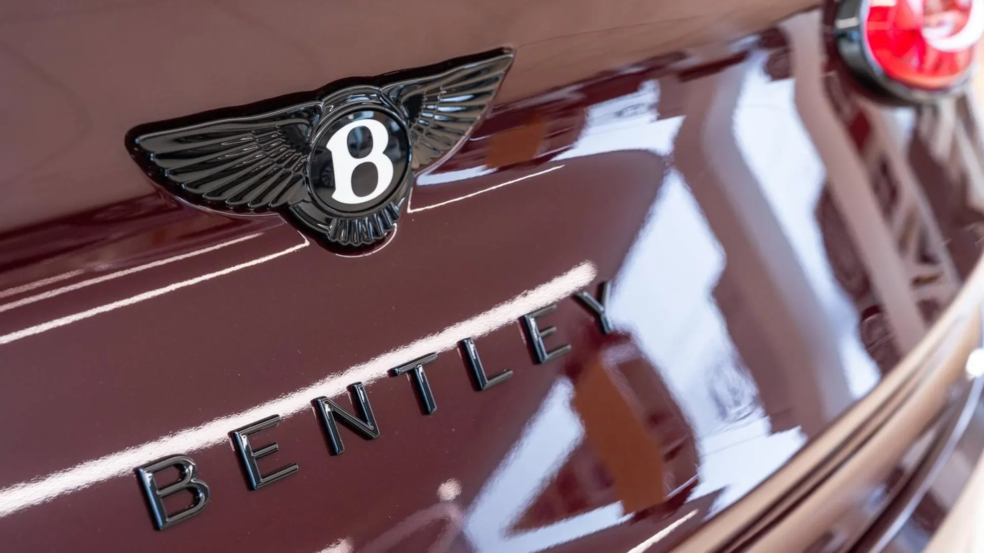 Bentley Bentayga — photo 44