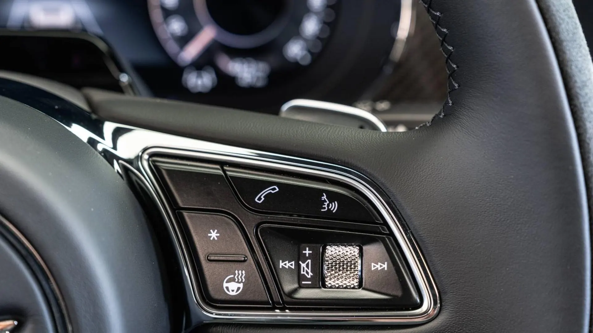 Bentley Bentayga — photo 36