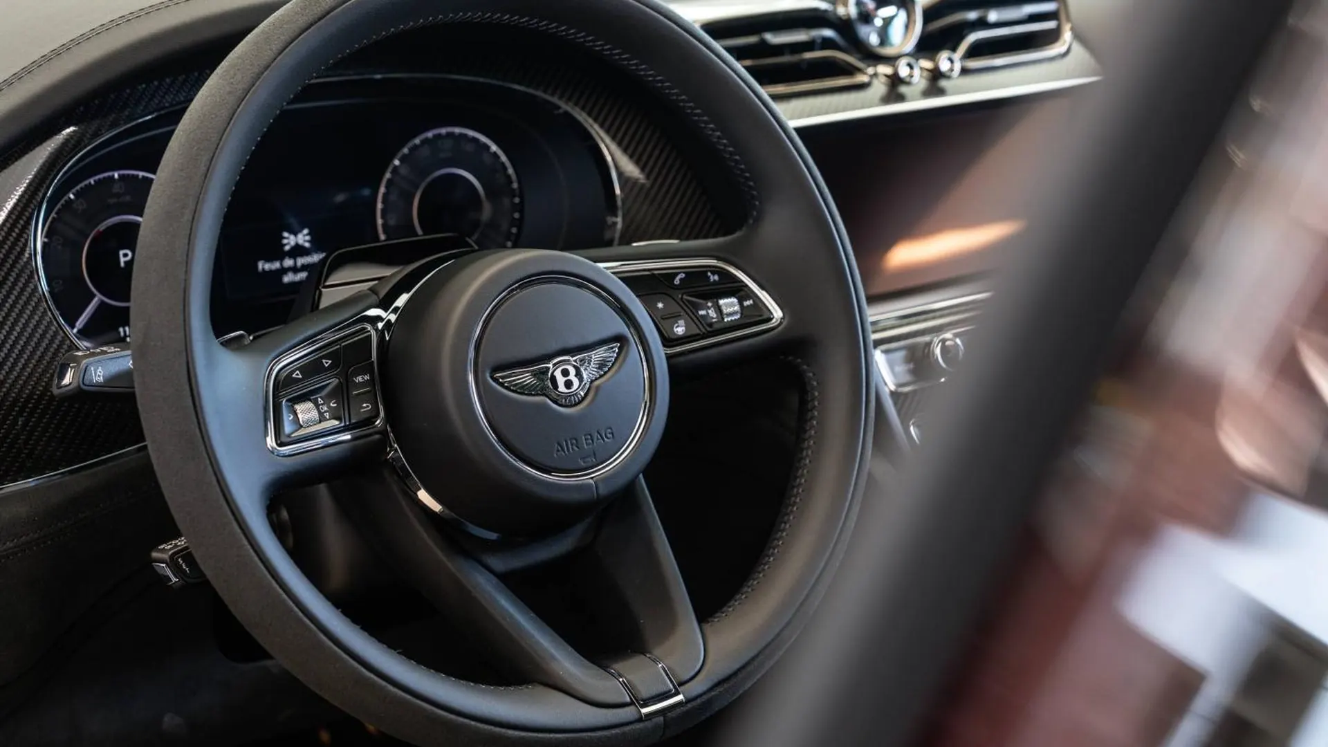 Bentley Bentayga — photo 7
