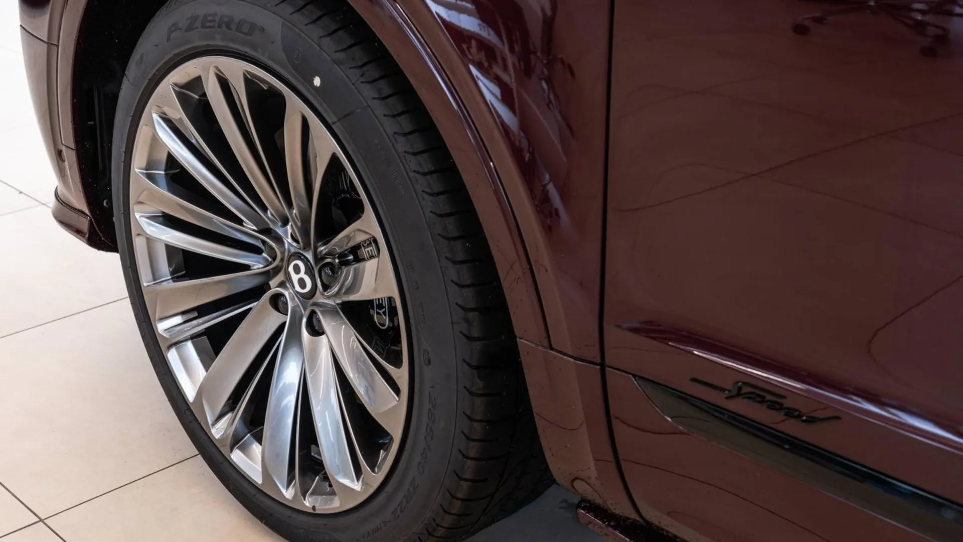 Bentley Bentayga — photo 15