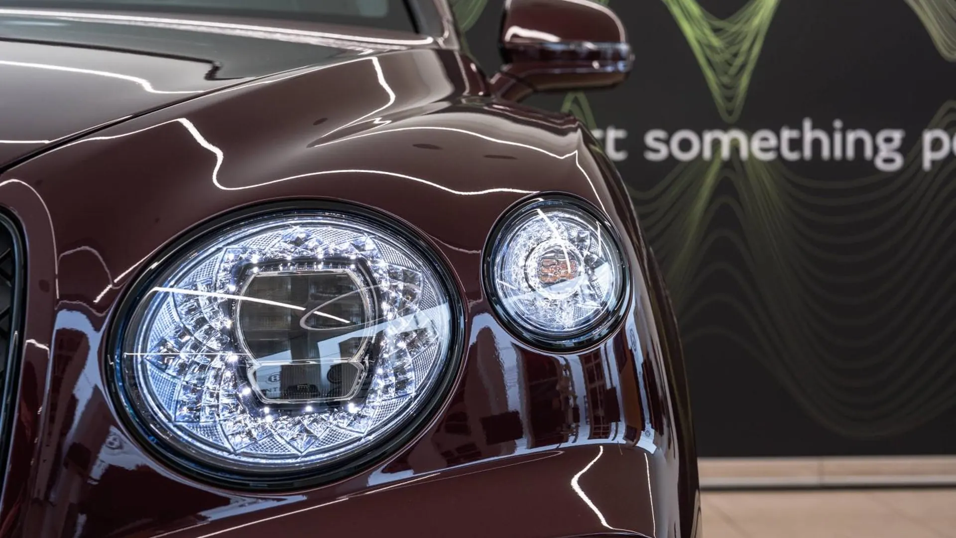 Bentley Bentayga — photo 6