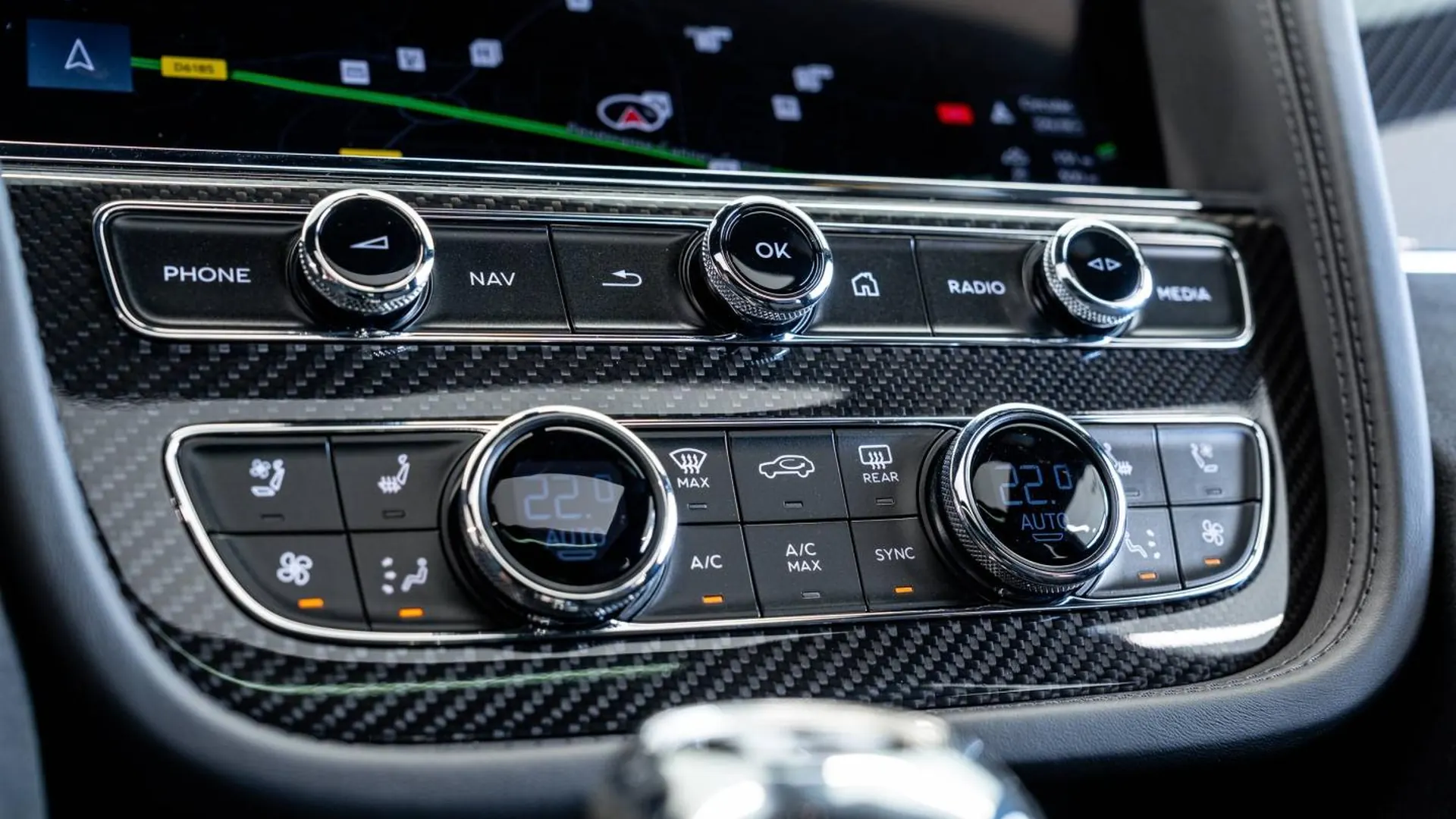 Bentley Bentayga — photo 38
