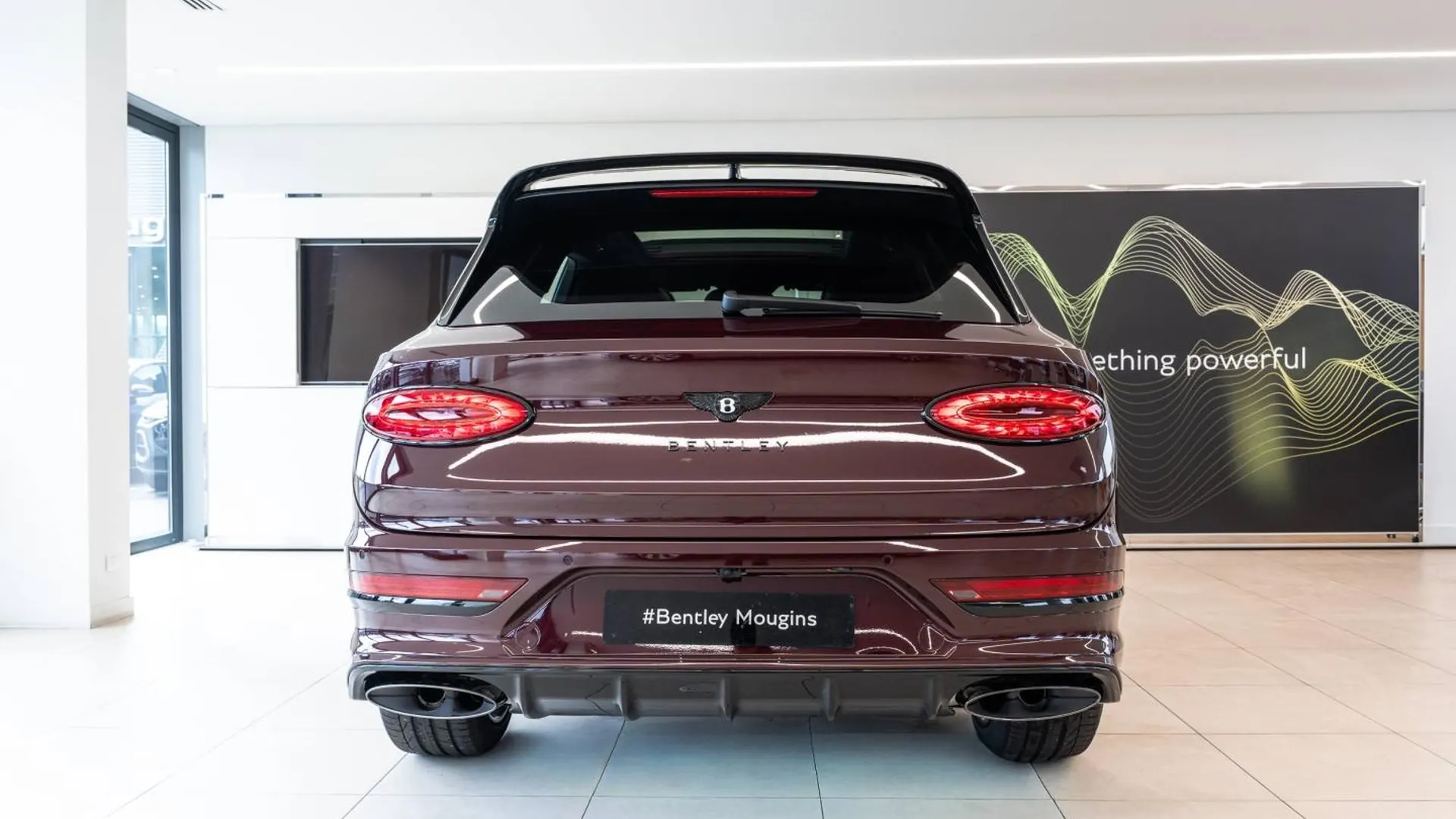 Bentley Bentayga — photo 4