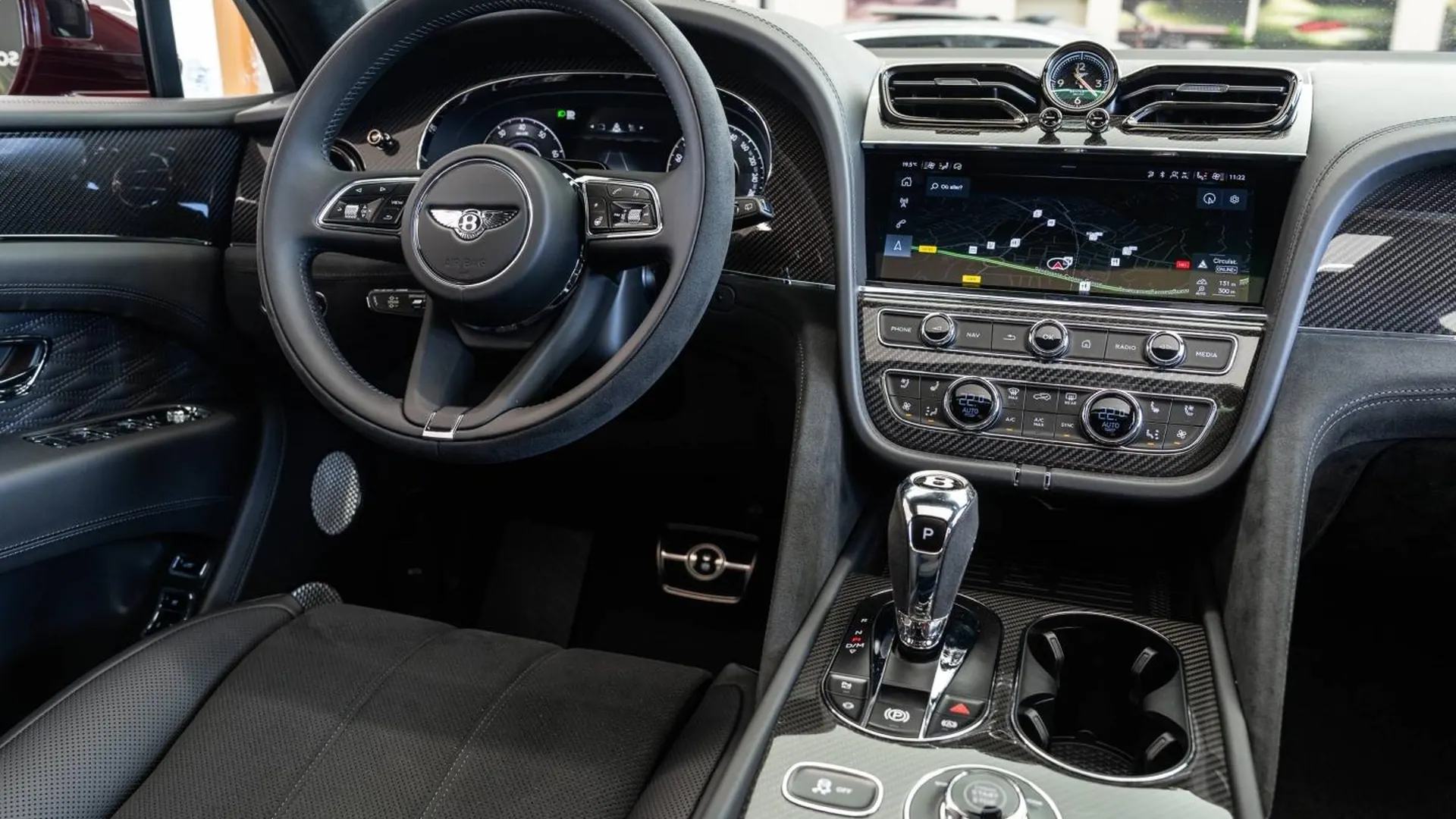 Bentley Bentayga — photo 13