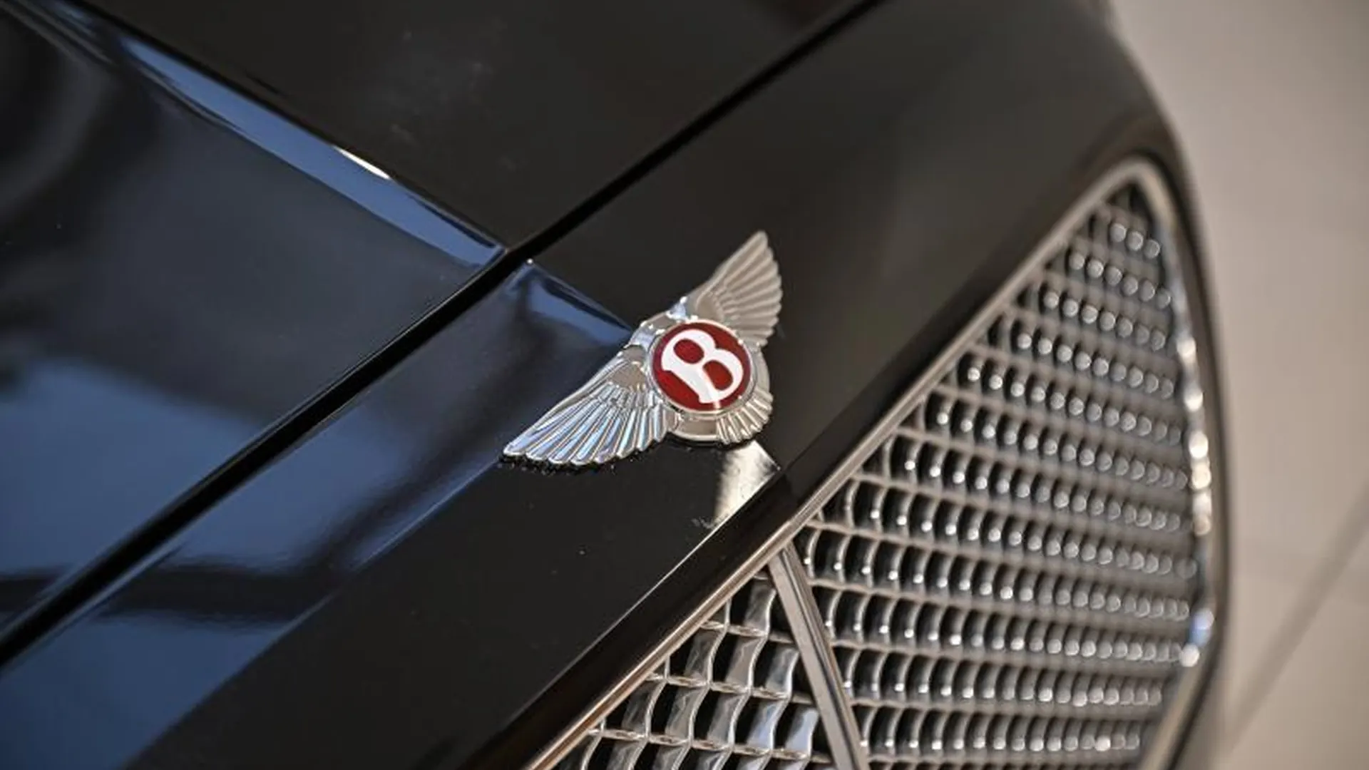 Bentley Flying Spur — photo 12