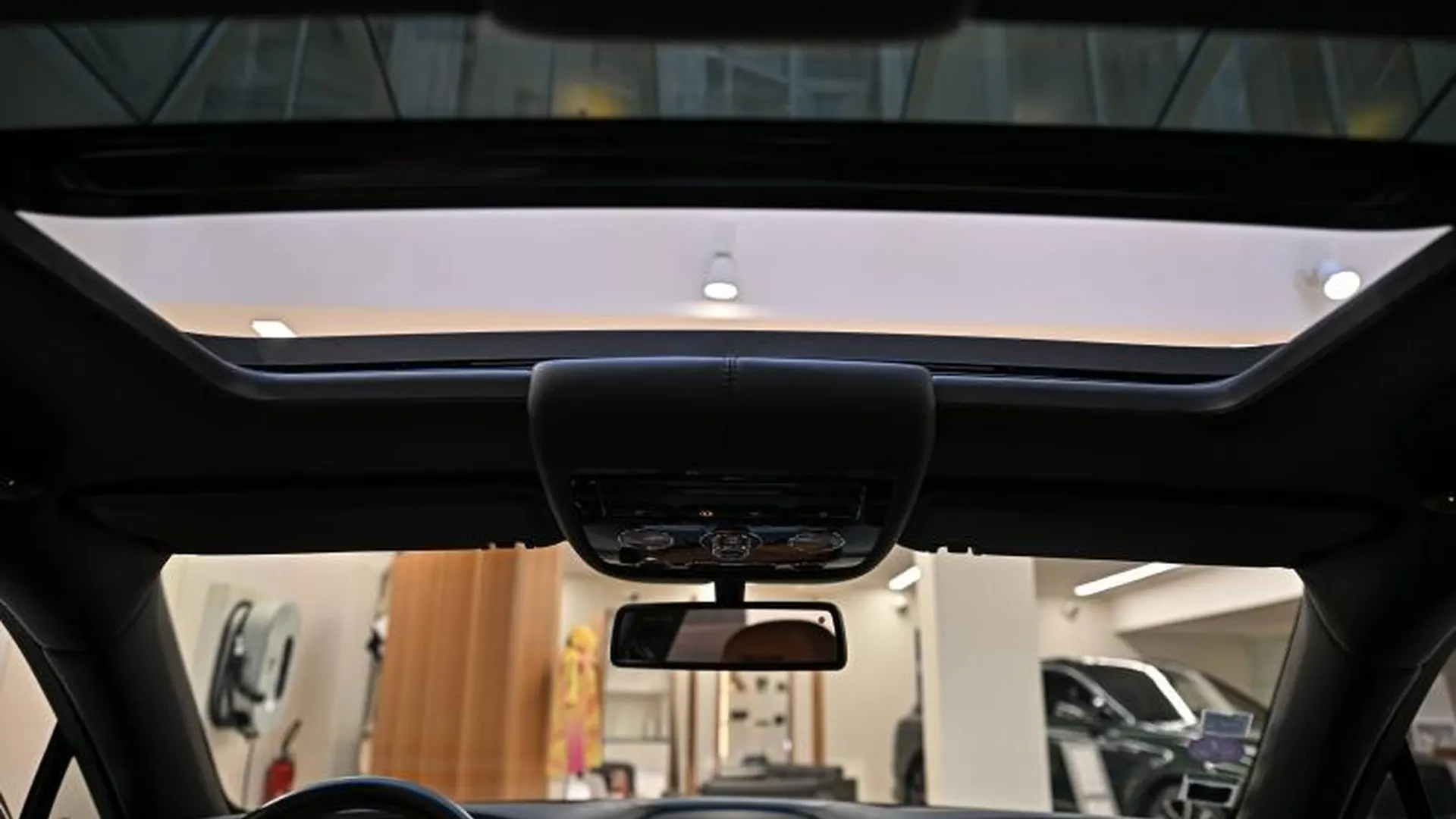 Bentley Flying Spur — photo 24
