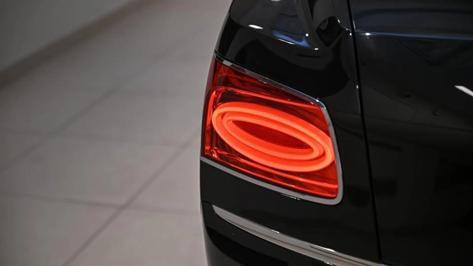 Bentley Flying Spur — photo 6
