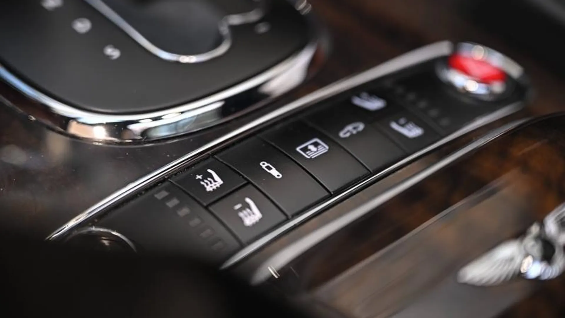 Bentley Flying Spur — photo 34