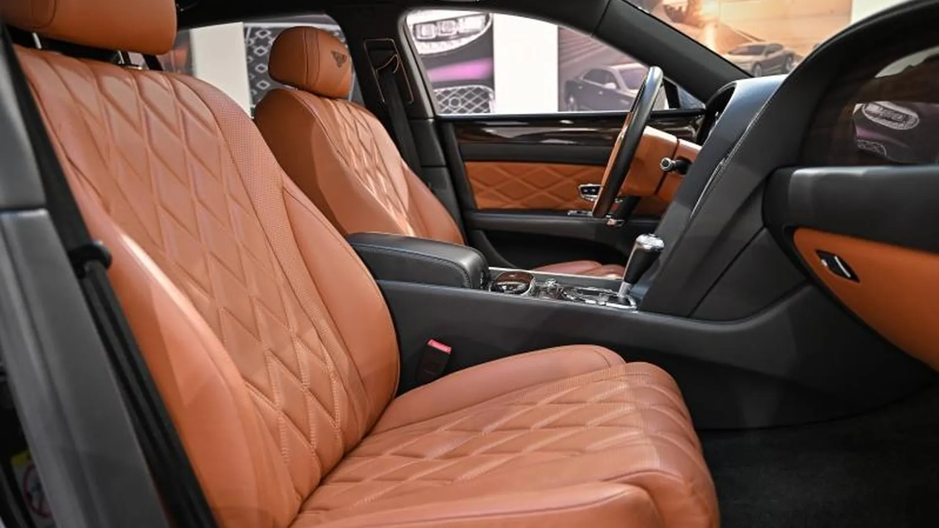 Bentley Flying Spur — photo 15