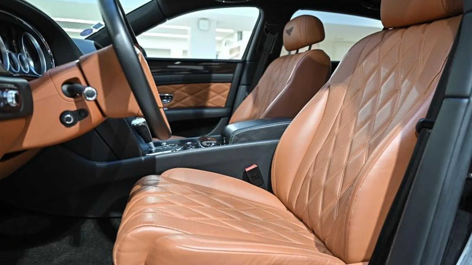 Bentley Flying Spur — photo 20