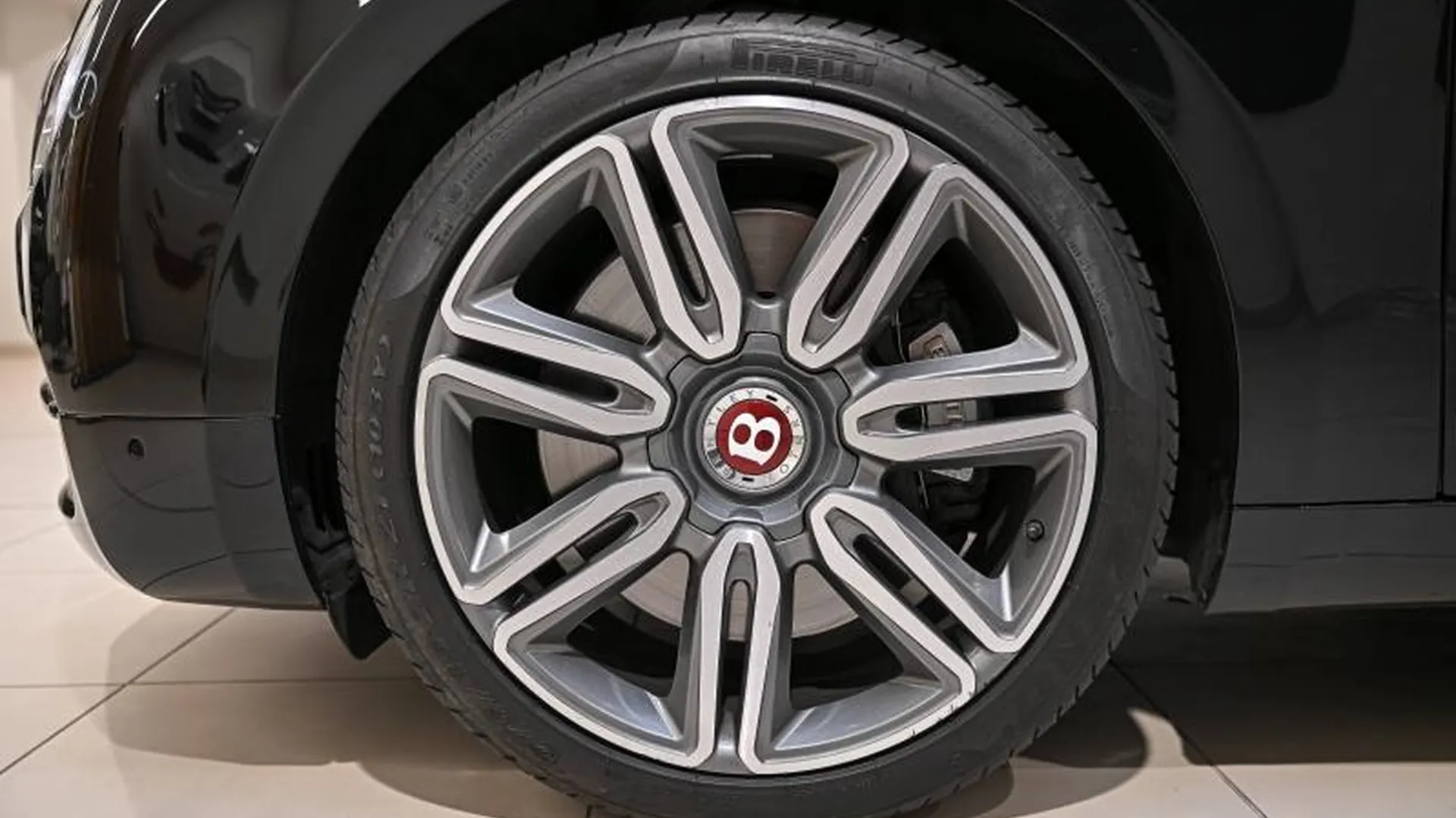 Bentley Flying Spur — photo 17