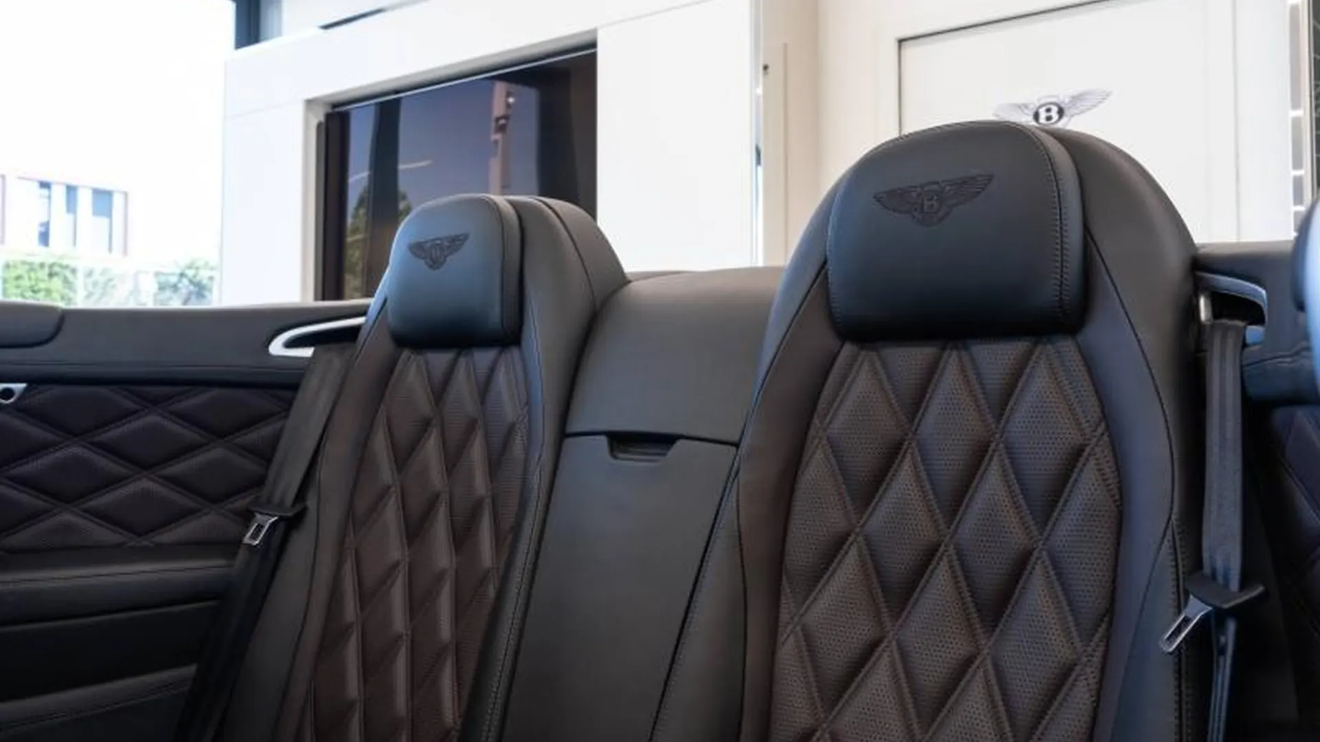 Bentley Continental GTC — photo 21