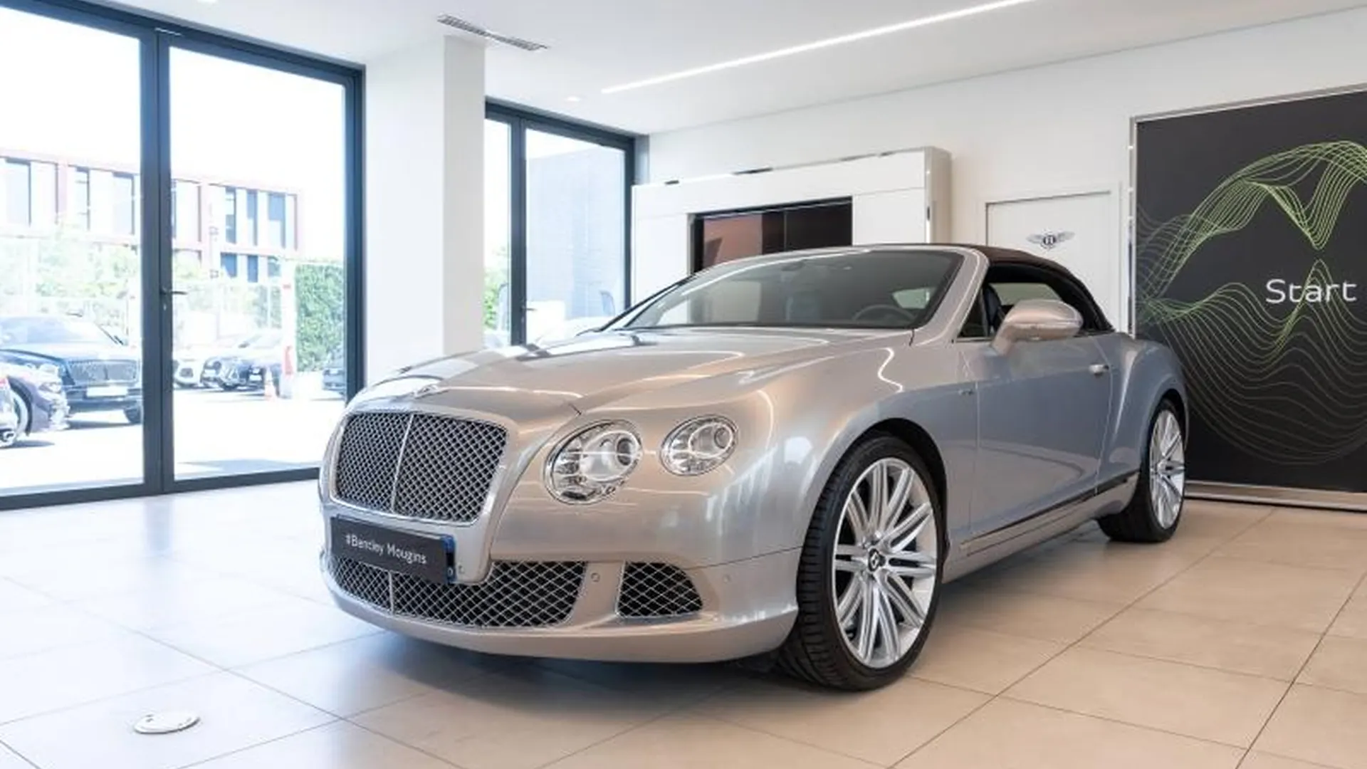 Bentley Continental GTC — photo 2