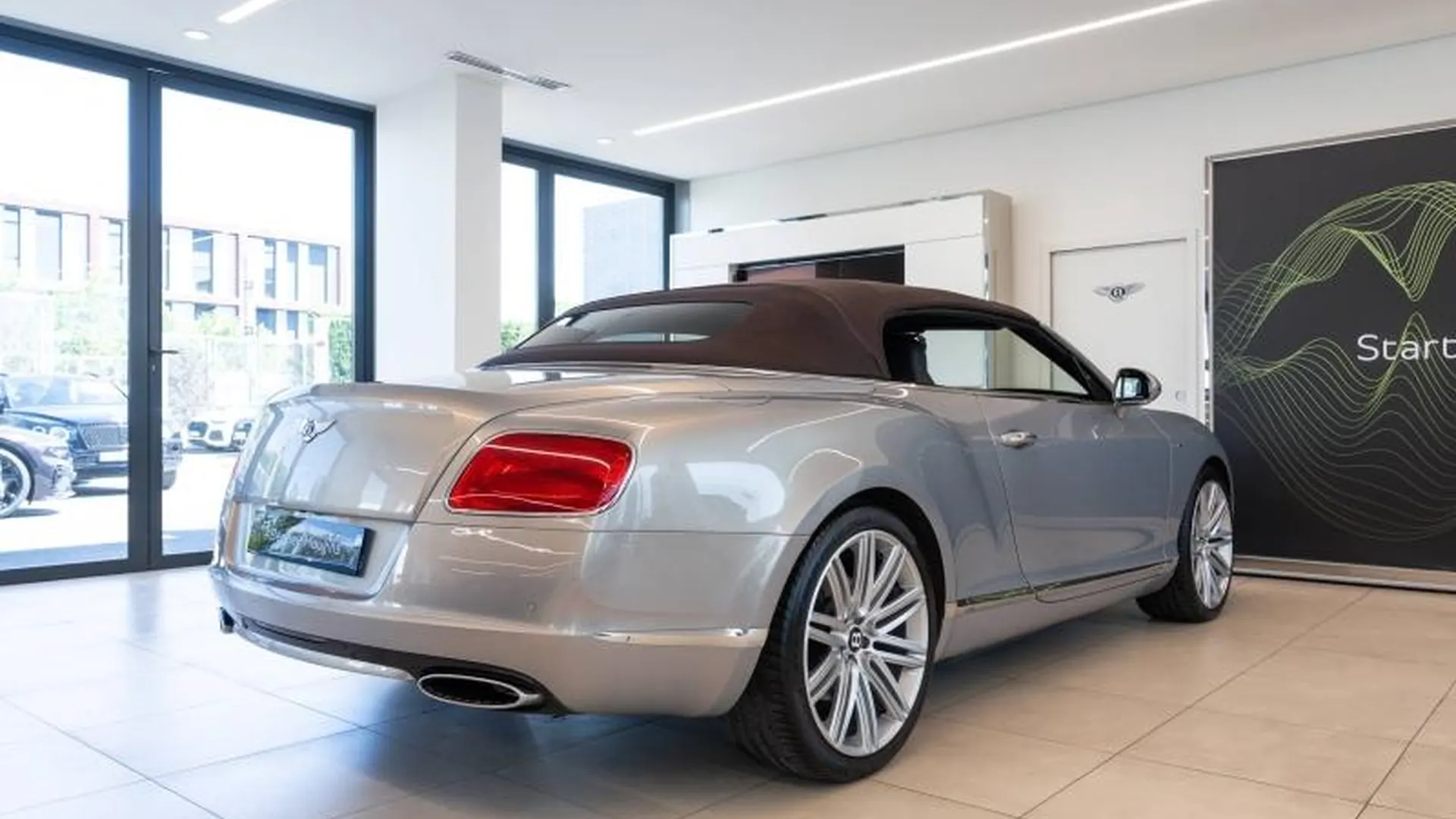 Bentley Continental GTC — photo 10