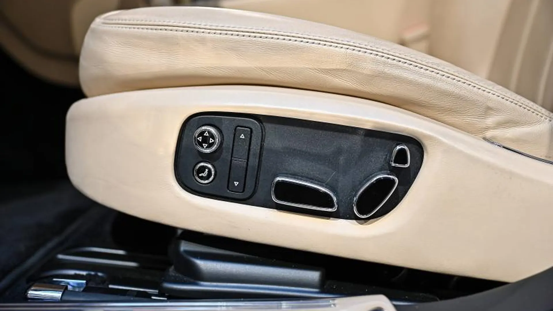 Bentley Mulsanne — photo 29