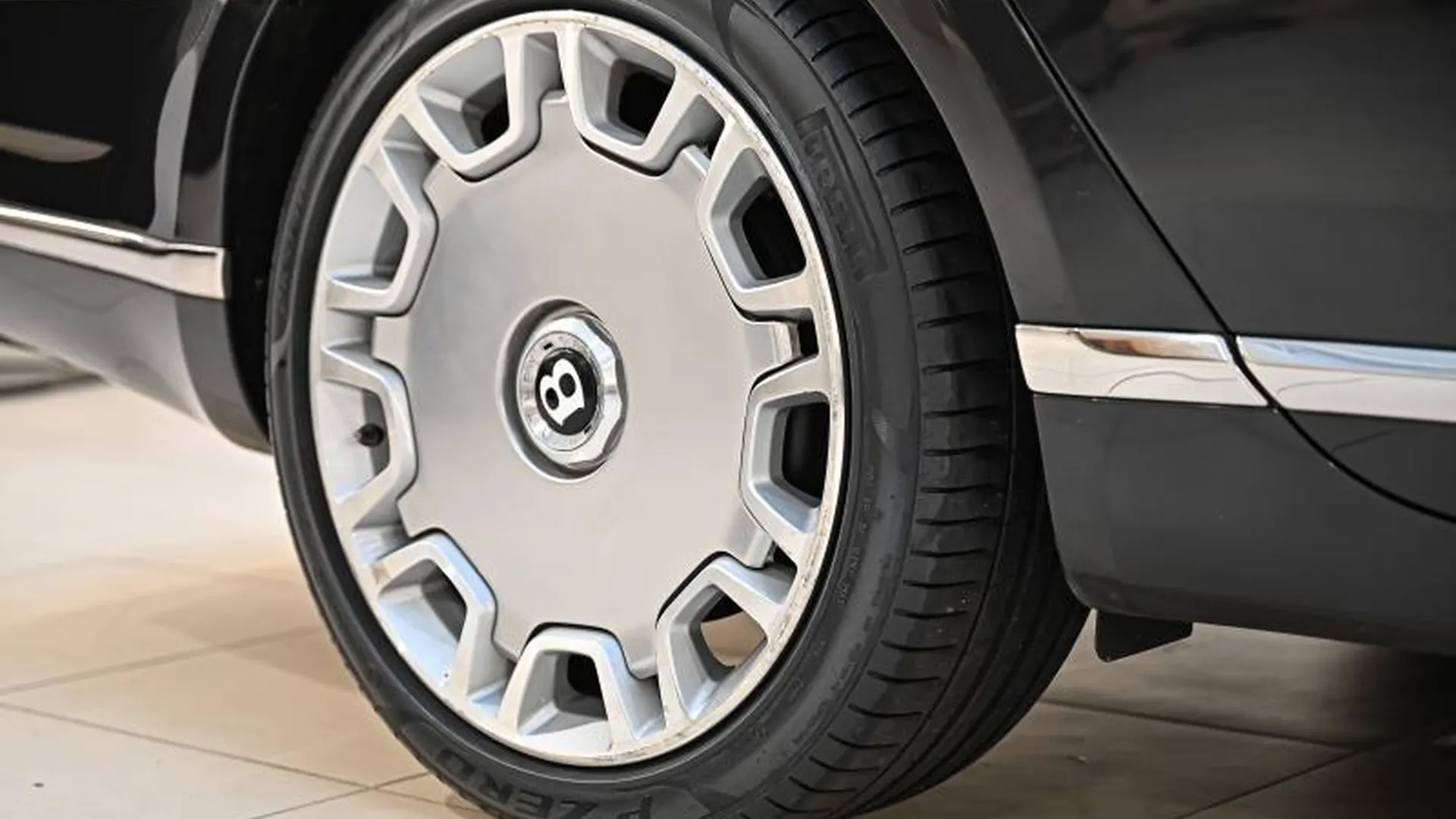 Bentley Mulsanne — photo 9