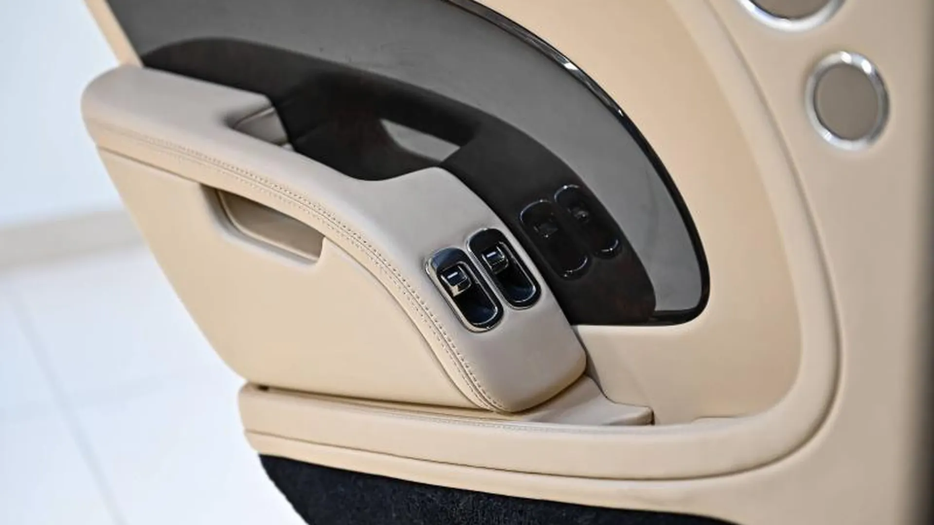 Bentley Mulsanne — photo 26