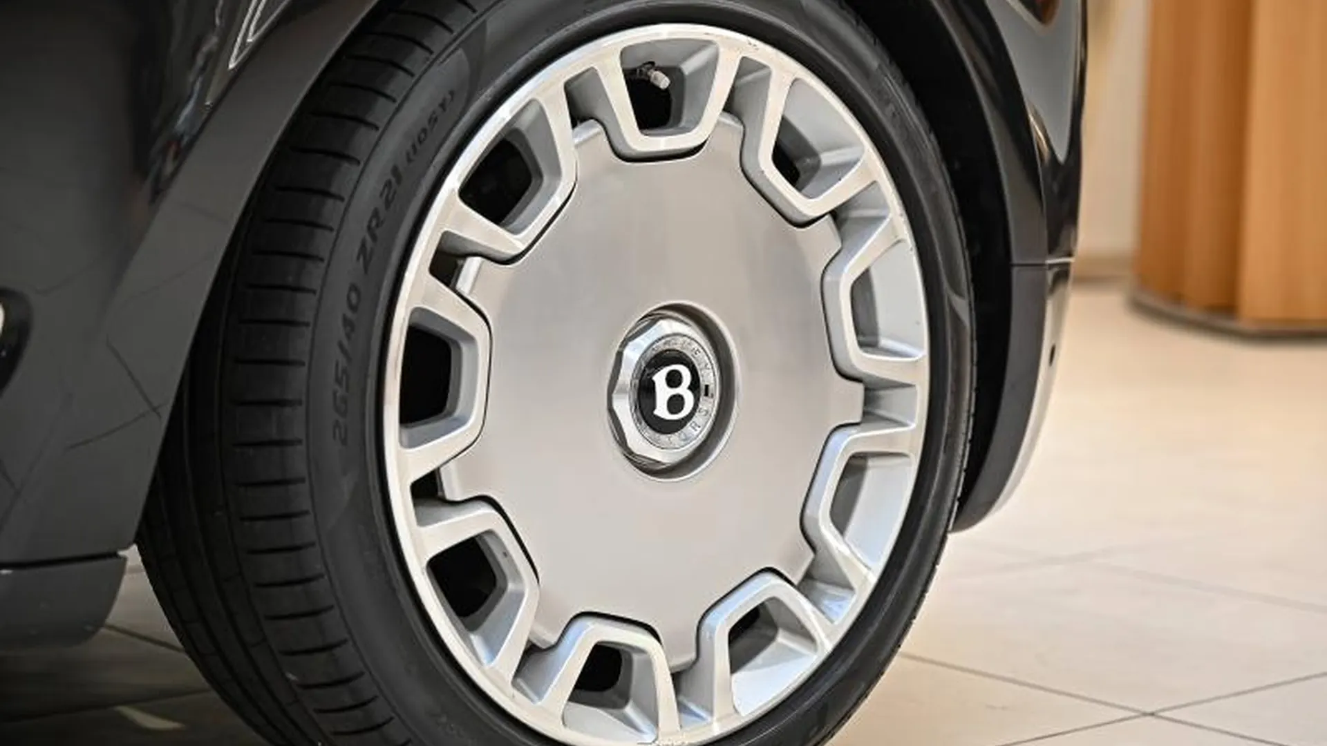 Bentley Mulsanne — photo 8