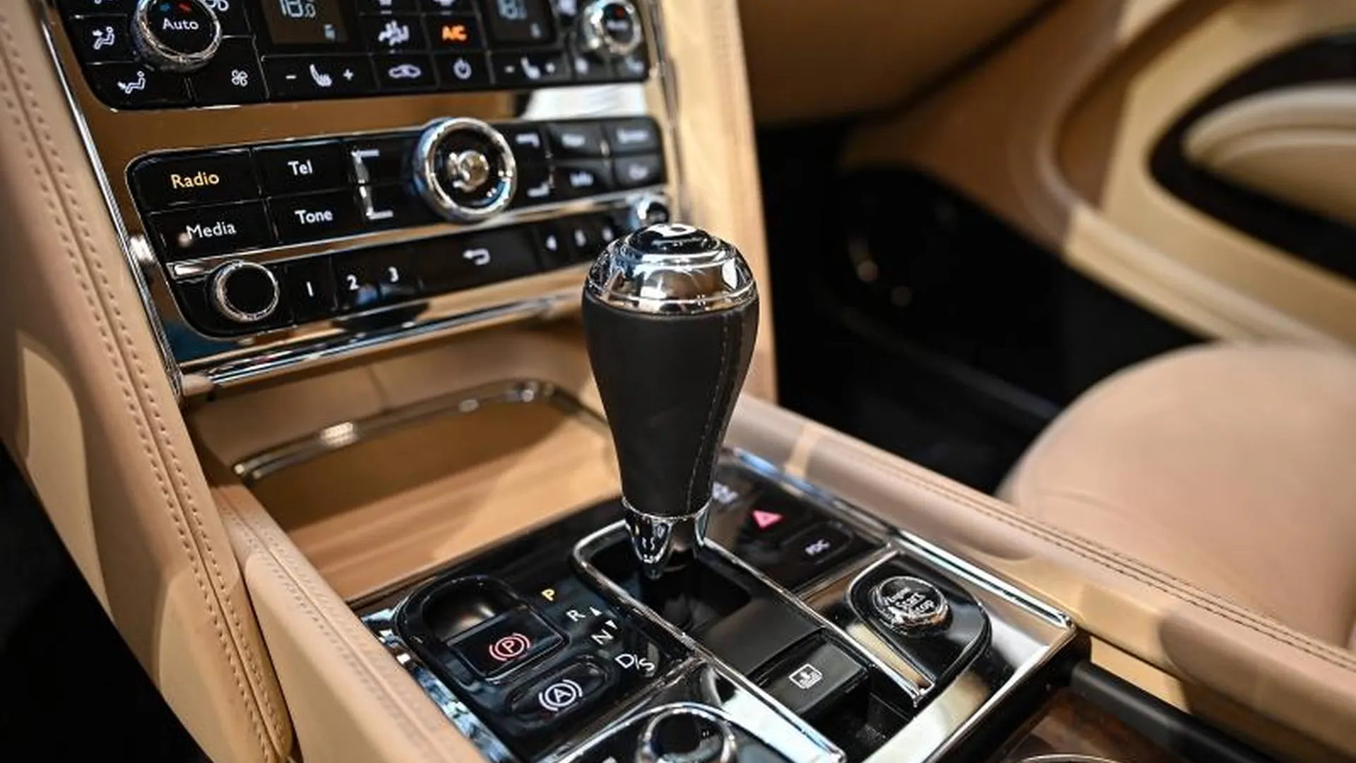 Bentley Mulsanne — photo 35