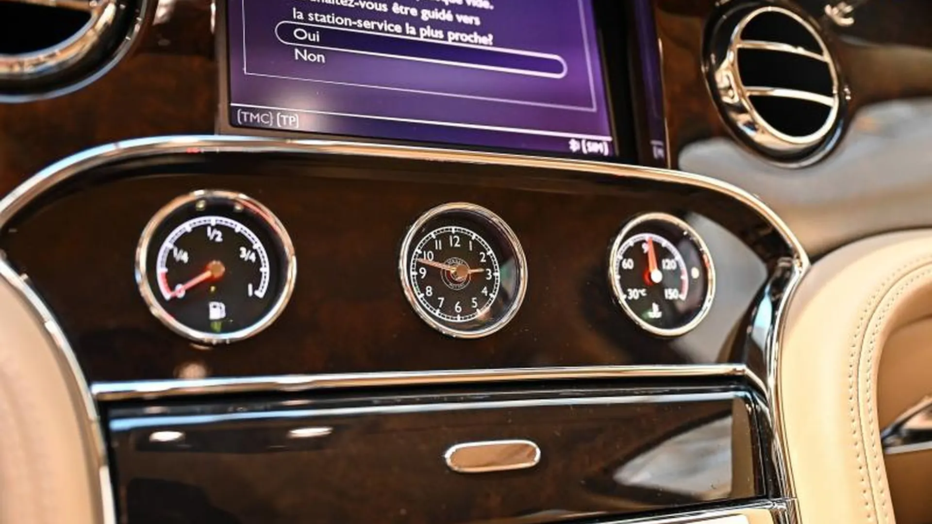 Bentley Mulsanne — photo 31