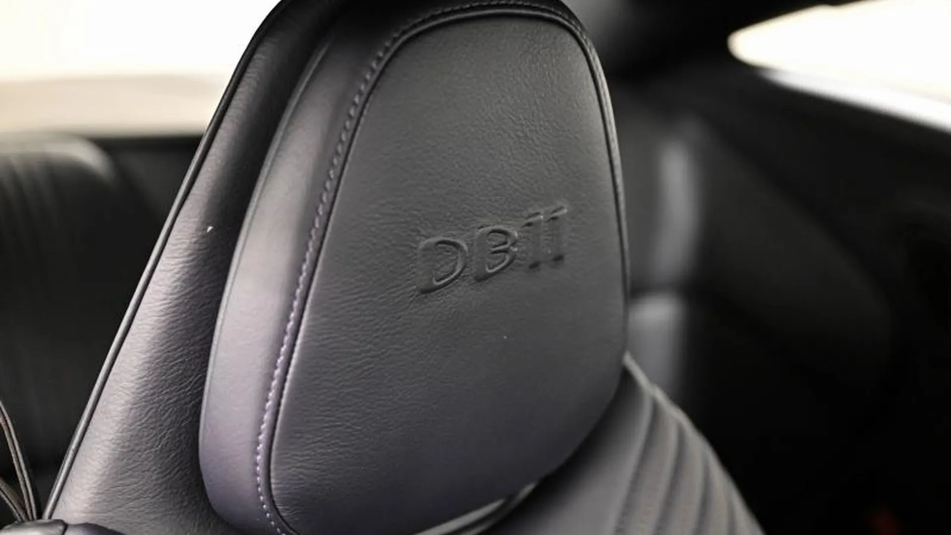 Aston Martin DB11 — photo 19