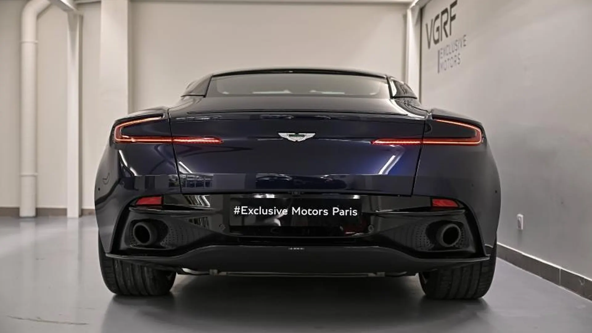 Aston Martin DB11 — photo 4