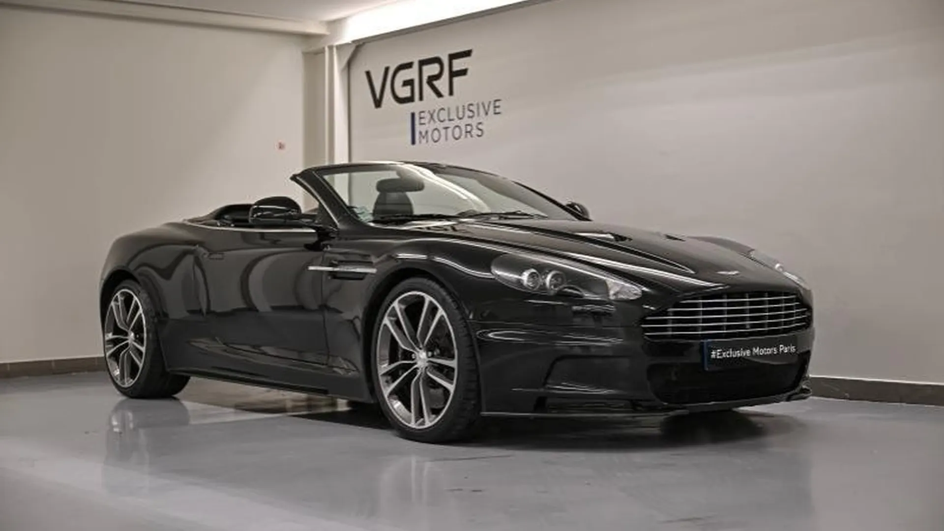 Aston Martin DBS Volante — photo 32