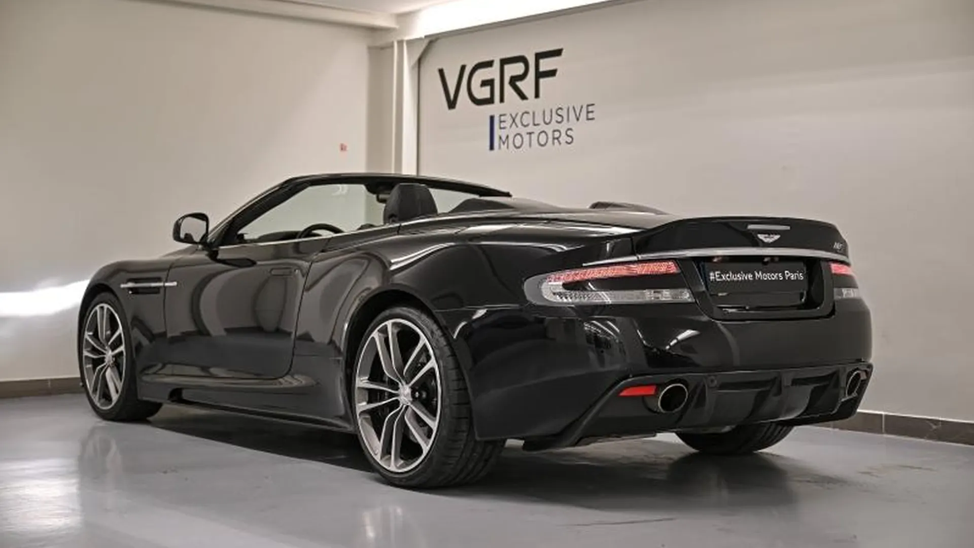 Aston Martin DBS Volante — photo 3