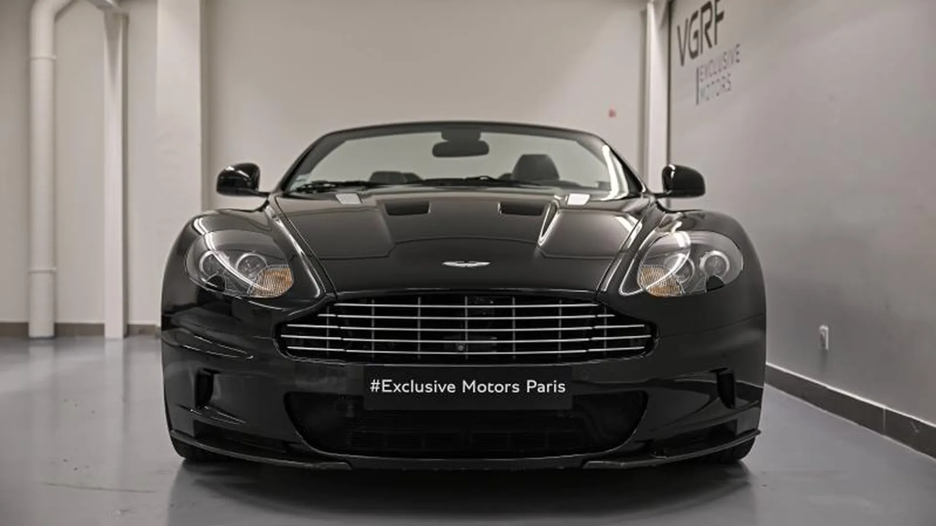 Aston Martin DBS Volante — photo 4
