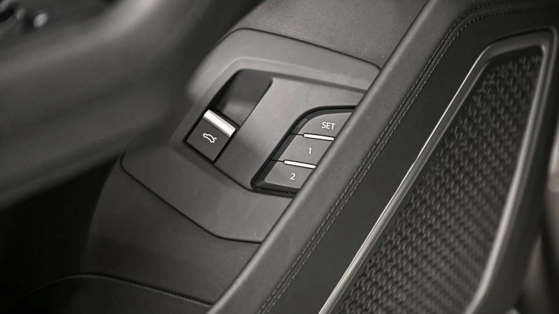 Lamborghini Urus — photo 28