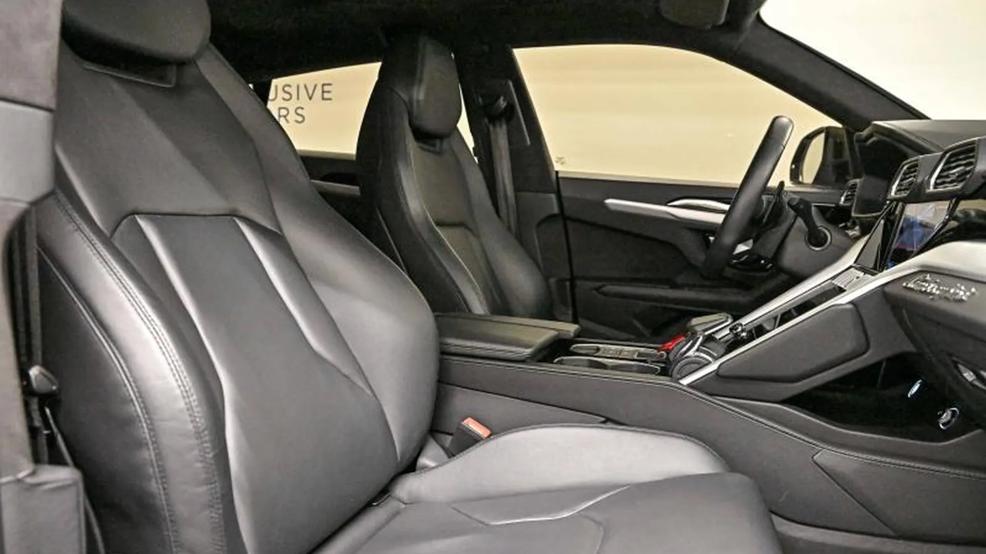 Lamborghini Urus — photo 18