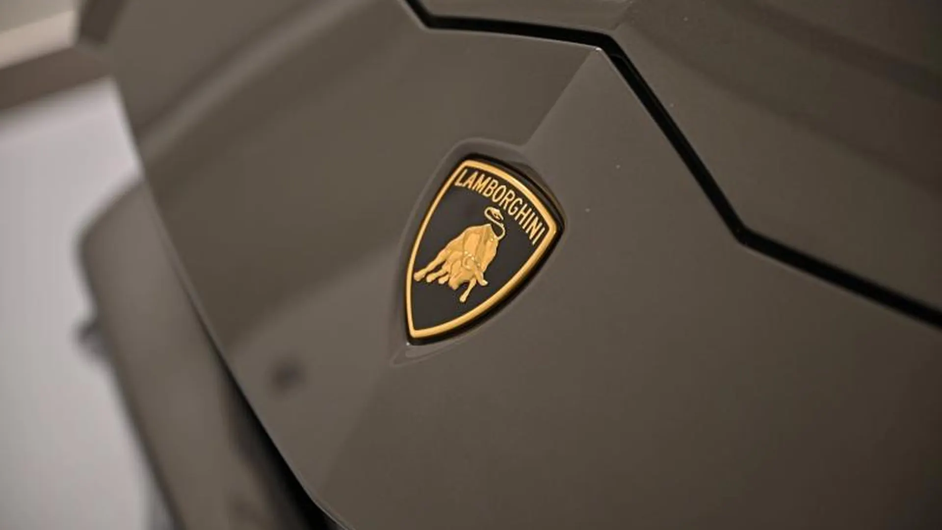 Lamborghini Urus — photo 6