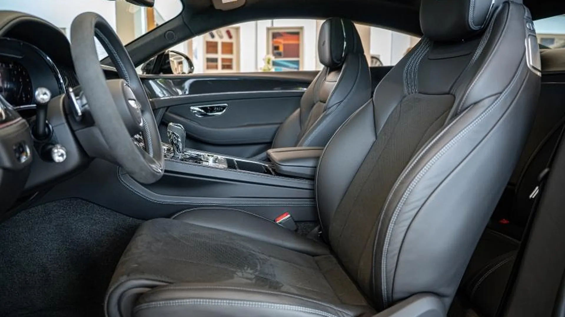 Bentley Continental — photo 11