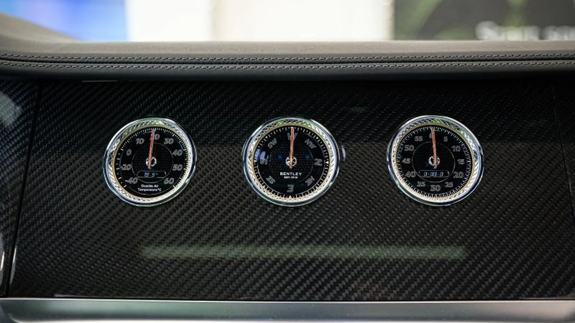 Bentley Continental — photo 32