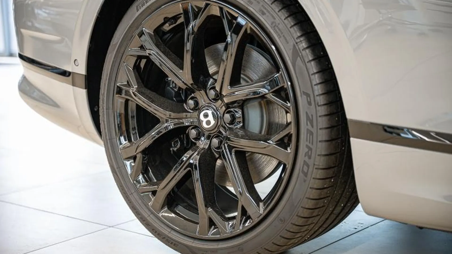 Bentley Continental — photo 37