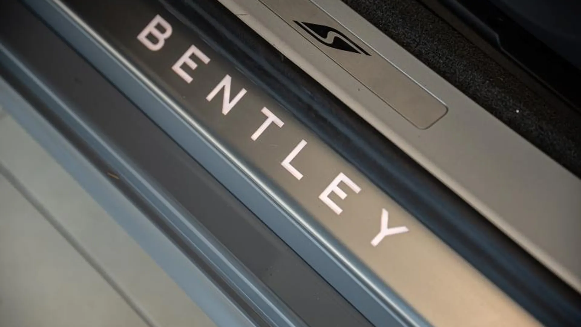 Bentley Continental — photo 28