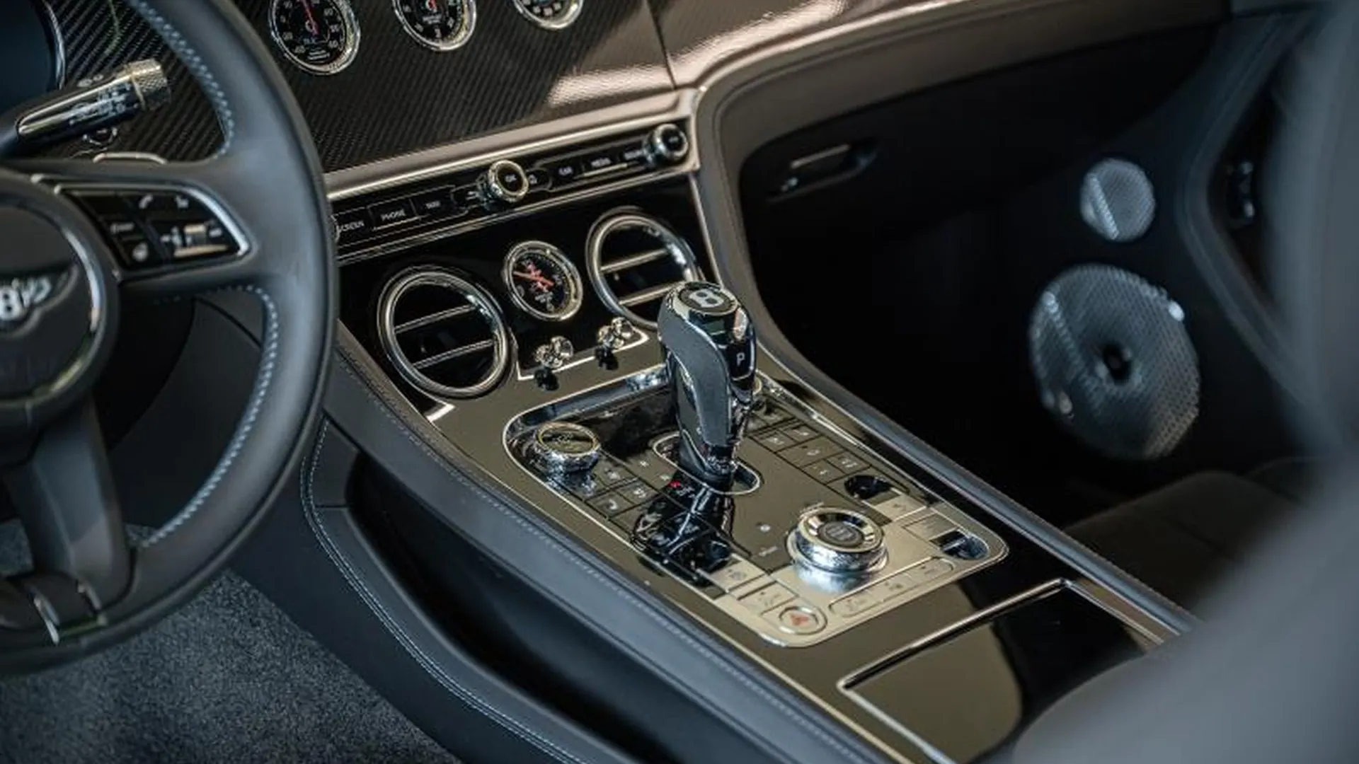 Bentley Continental — photo 16