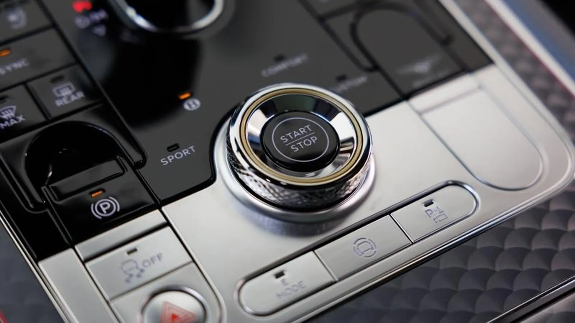 Bentley CONTINENTAL GT AZURE — photo 32