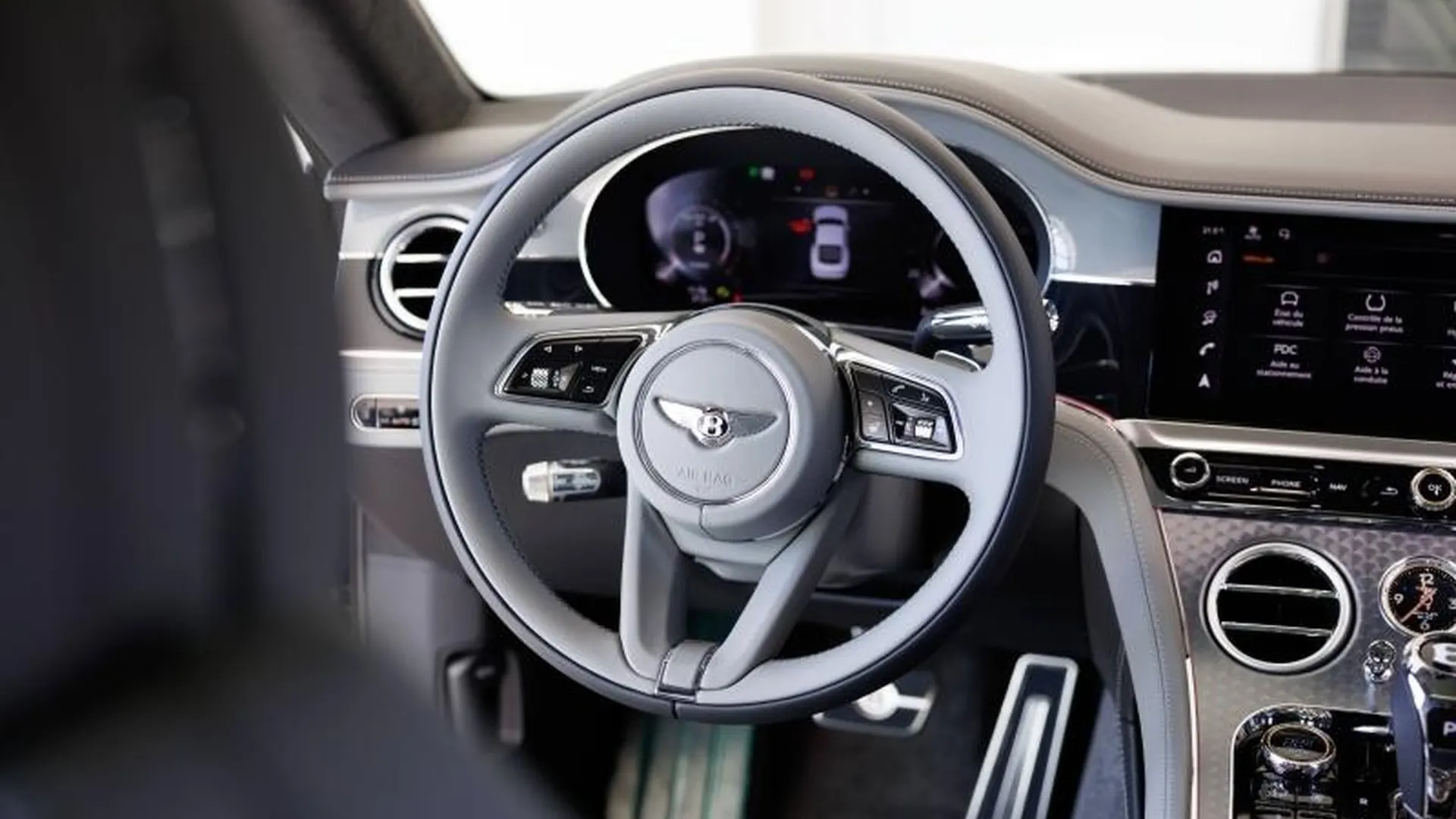 Bentley CONTINENTAL GT AZURE — photo 18