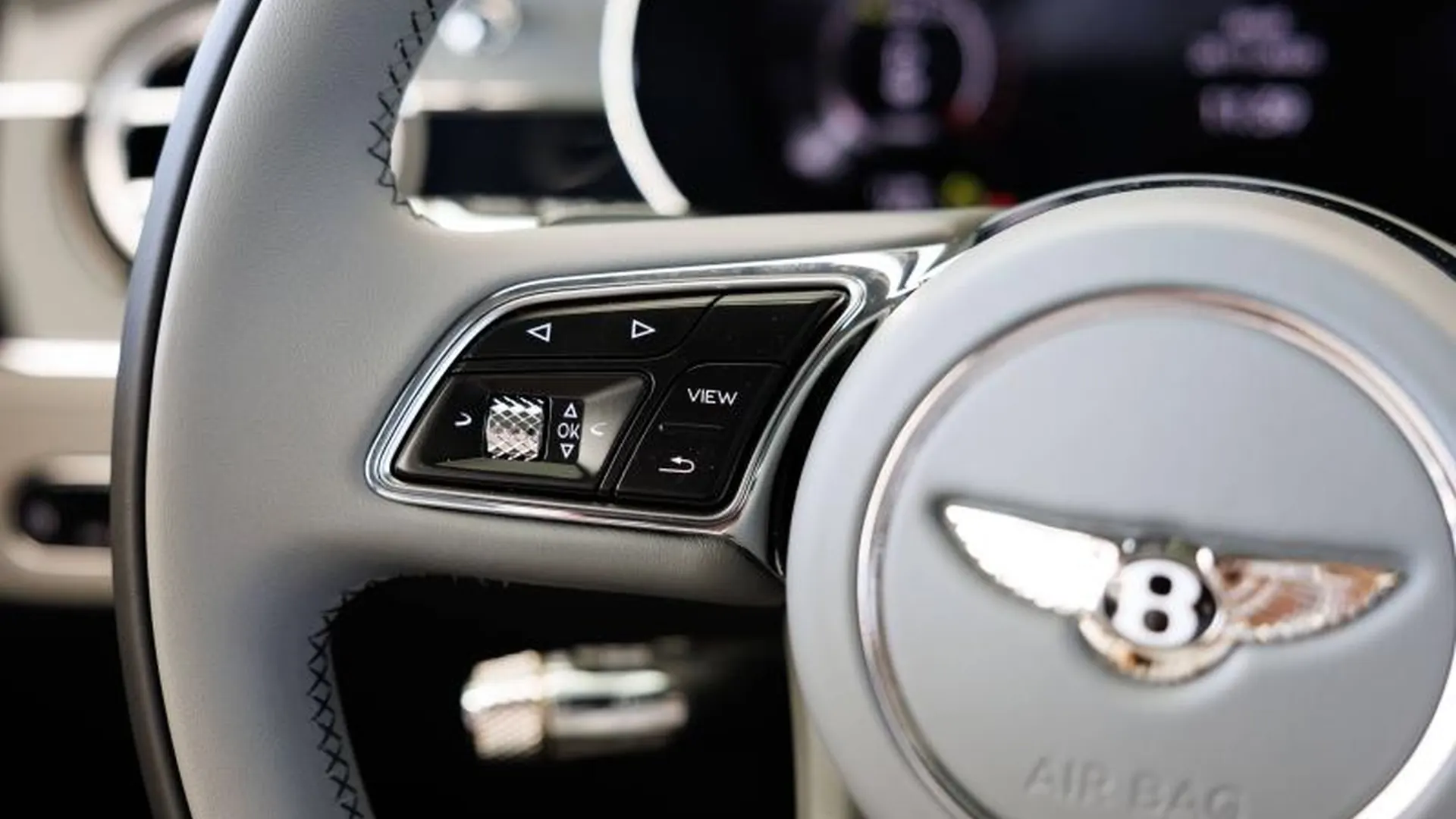 Bentley CONTINENTAL GT AZURE — photo 29