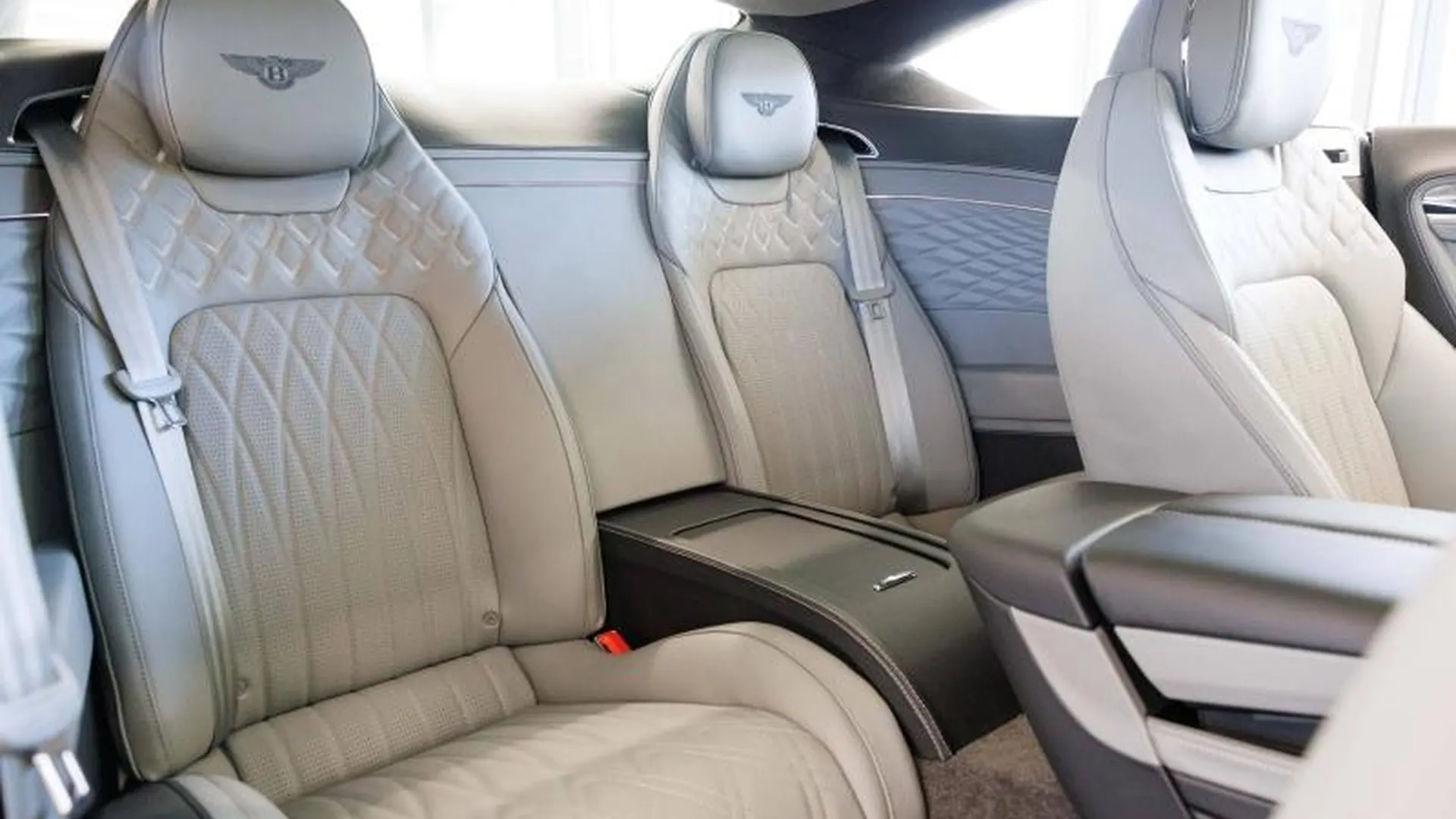 Bentley CONTINENTAL GT AZURE — photo 20